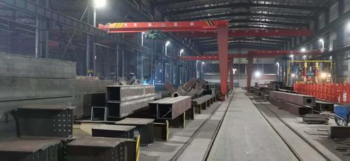 钢结构工厂-箱型柱现场加工现场